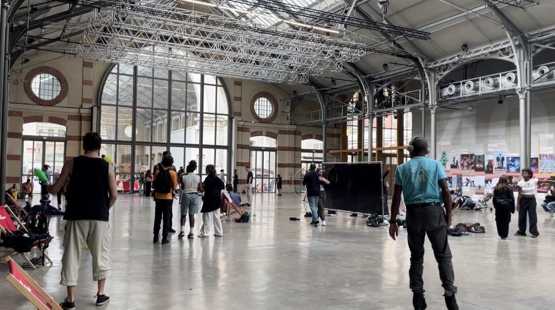 Le hall central du Centquatre