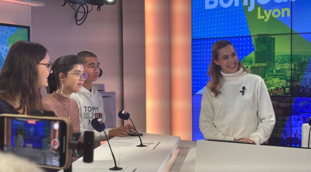 Immersion chez BFM Lyon : les coulisses du journalisme de proximité